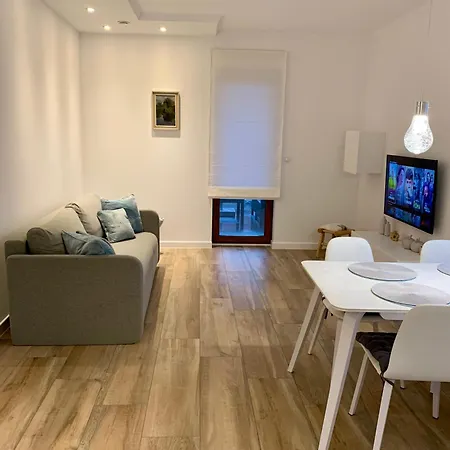 29 Wrony Apartment *